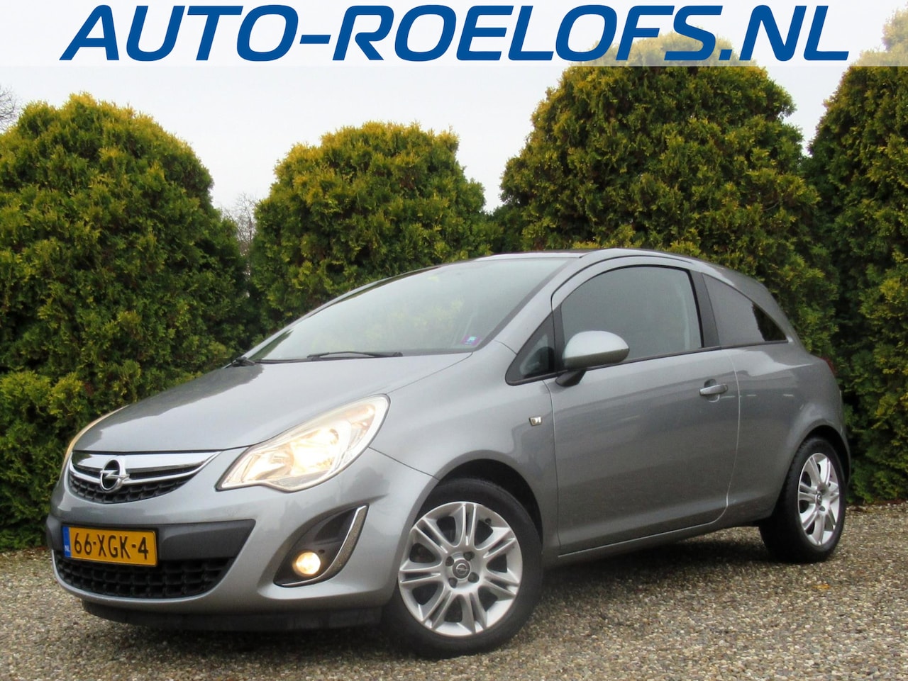 Opel Corsa - 1.2-16V Anniversary Edition 1.2-16V Anniversary Edition - AutoWereld.nl