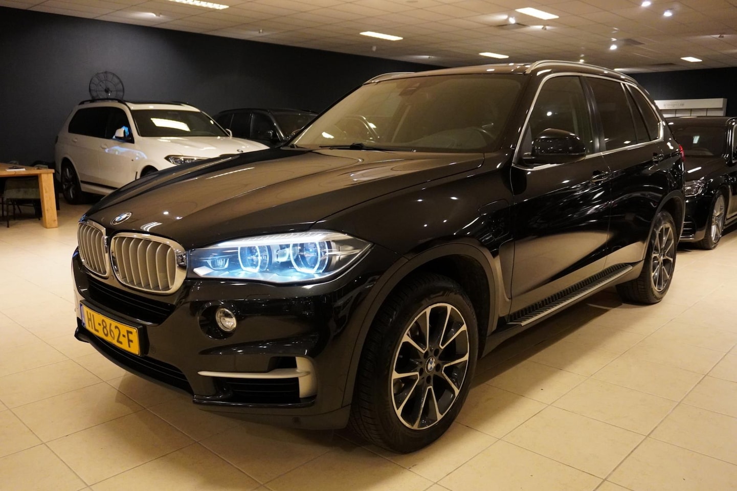 BMW X5 - XDrive40e High Exe NL-AUTO Trekhaak HUD Memory Pano - AutoWereld.nl