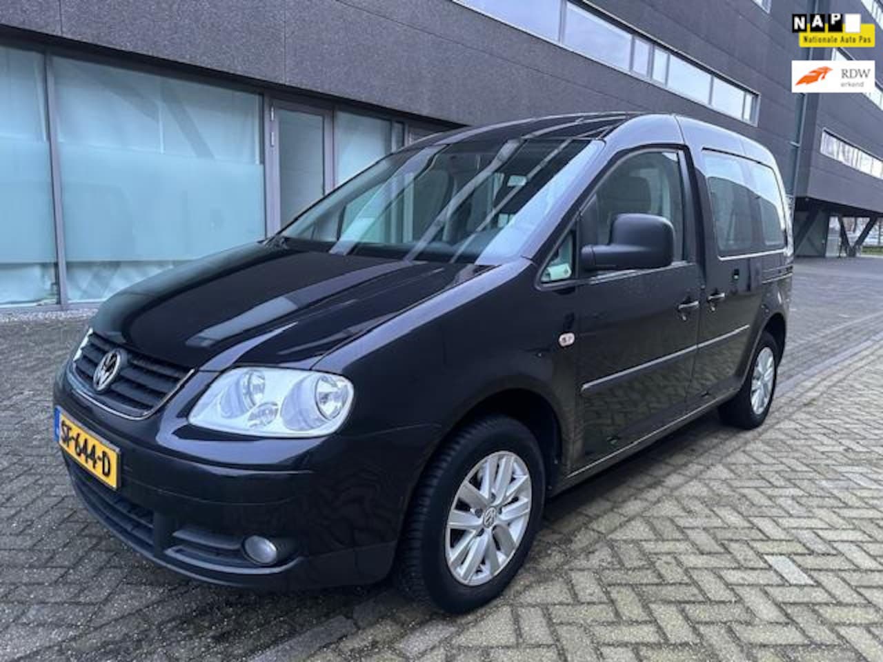 Volkswagen Caddy - 1.4 Comfortline 5p.AIRCO BJ 12-2010 APK 4-2025 - AutoWereld.nl