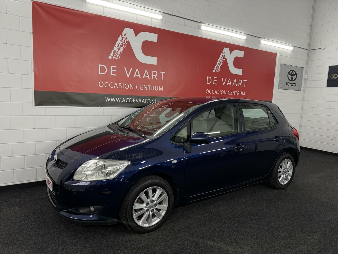 Toyota Auris - 1.6-16V Executive - AUTOMAAT/KEYLESS/CLIMA/NAP - AutoWereld.nl