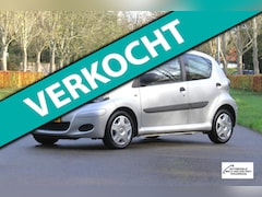 Toyota Aygo - 1.0-12V Now 5 deurs / Airco / Elektrische ramen / Centrale deurvergrendeling op afstand