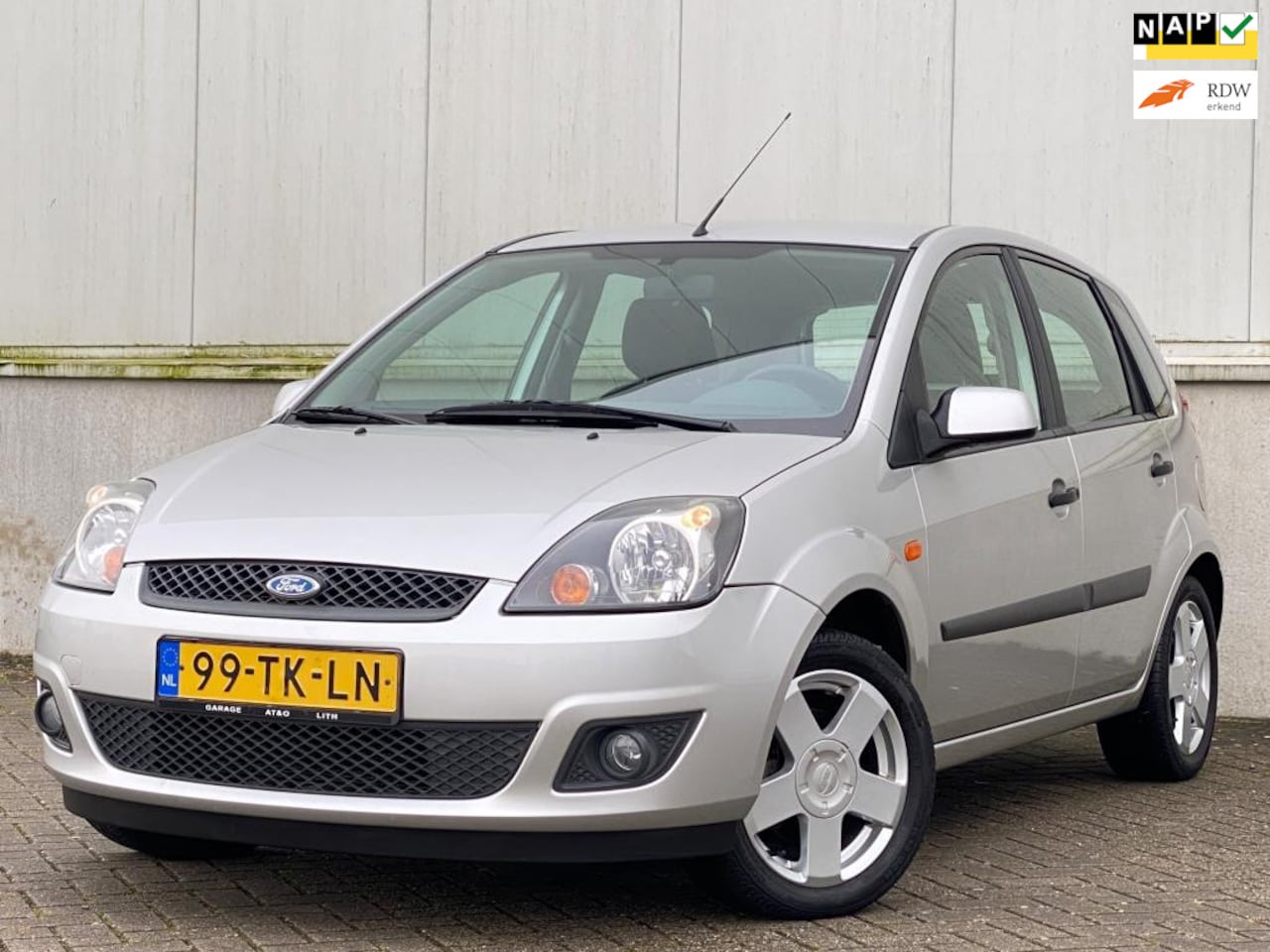 Ford Fiesta - 1.4-16V Futura NAP I 1e EIGENAAR I AIRCO I LMV I APK I NETTE AUTO - AutoWereld.nl