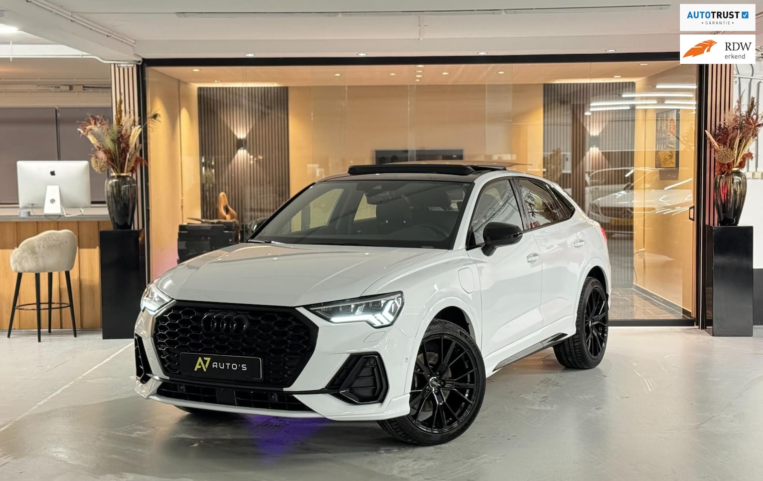 Audi Q3 Sportback - 45 TFSI e S Edition SPORTBACK/PANO/KEYLES/TREKHAAK/VOL - AutoWereld.nl