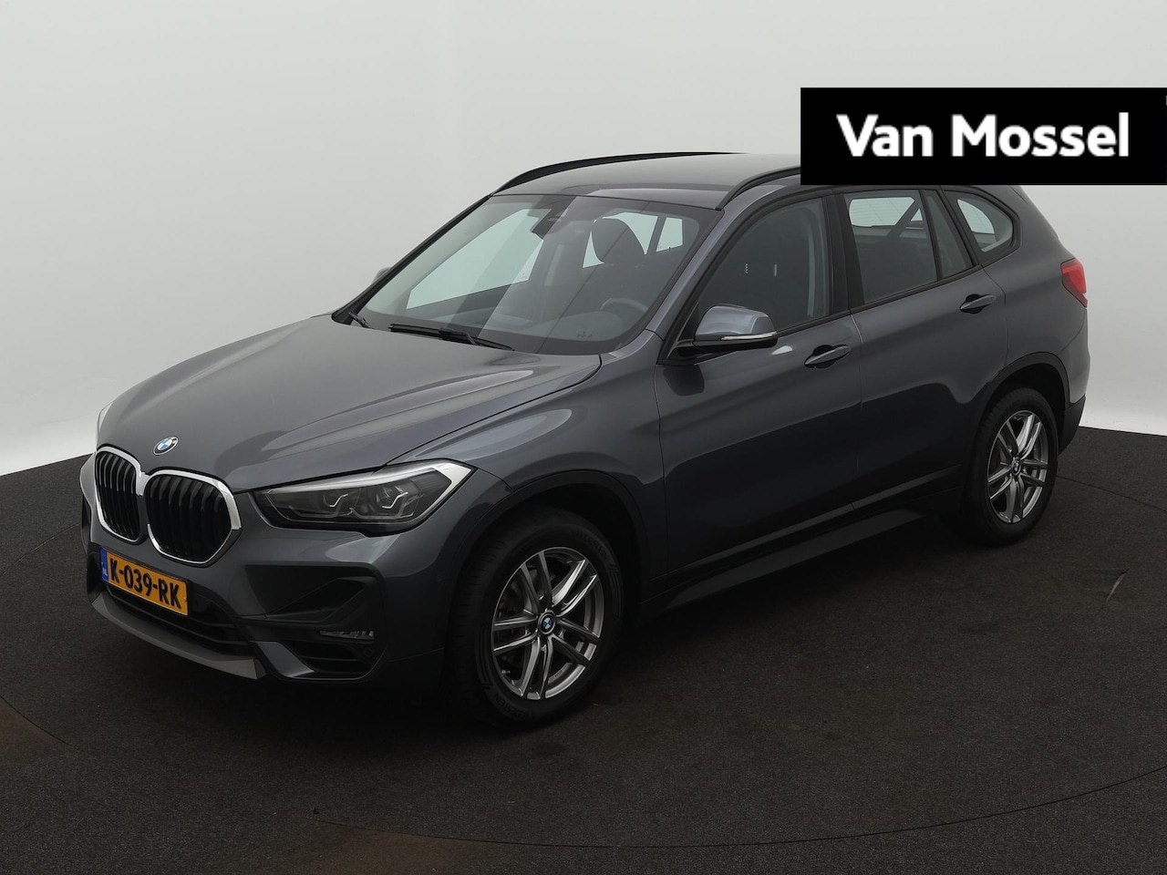 BMW X1 - sDrive18i High Executive Edition 140 PK | Automaat | Navigatie | Camera | Parkeersensoren - AutoWereld.nl