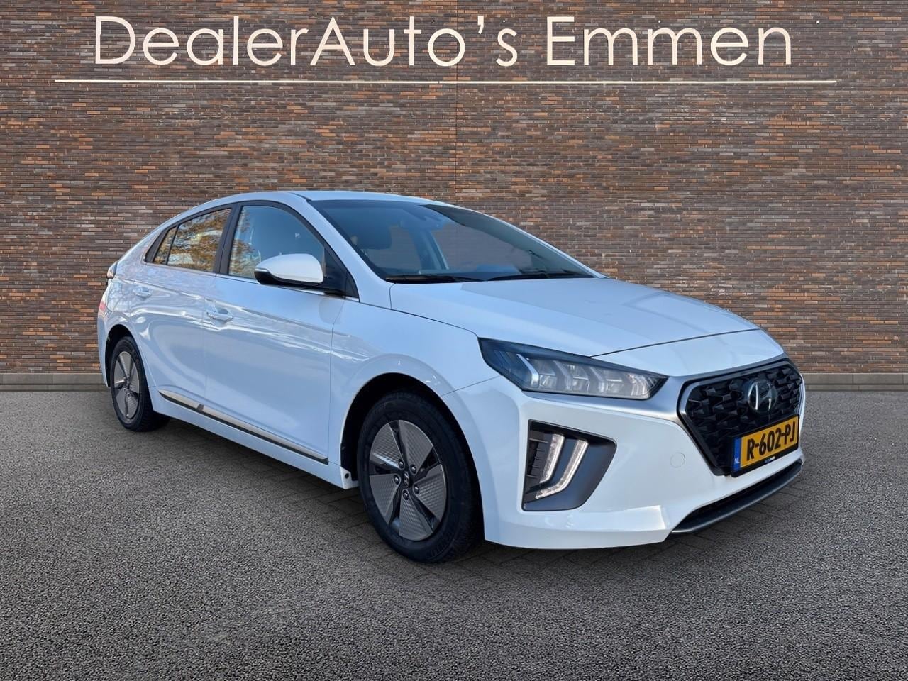 Hyundai IONIQ - 1.6 GDi ECC LMV NAVIGATIE CRUISE 32000KM! - AutoWereld.nl