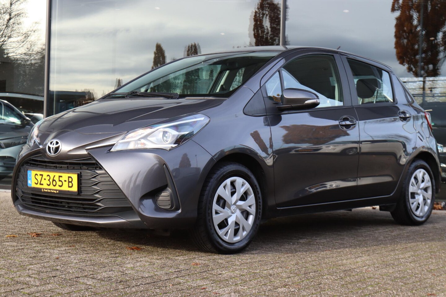 Toyota Yaris - 1.5 VVT-I AUT. ENERGY | NAVI | TREKHAAK | CAMERA | CRUISE | BLUETOOTH - AutoWereld.nl