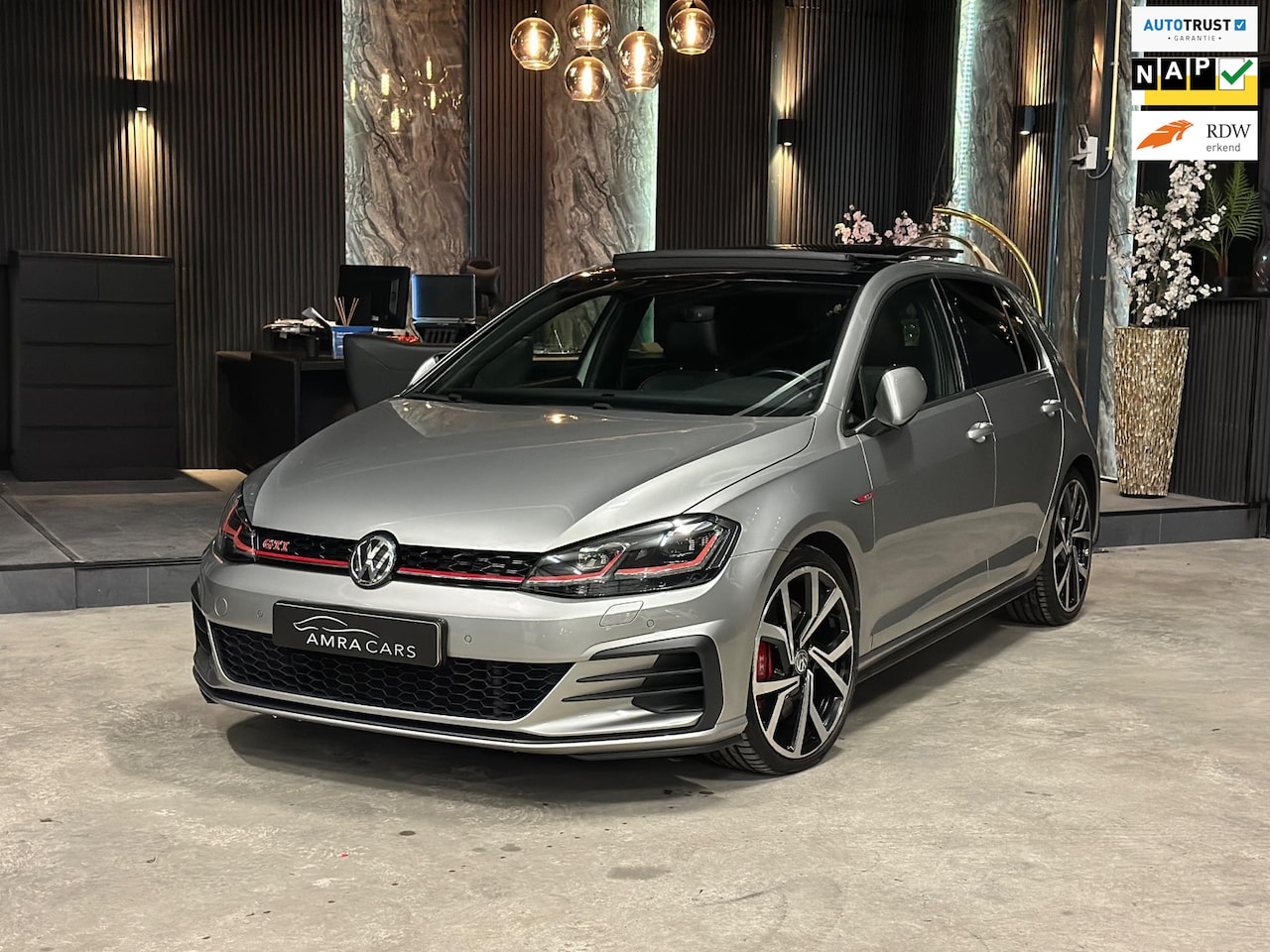 Volkswagen Golf - 2.0 TSI GTI Performance|PANO|LEDER|FULL OPTION - AutoWereld.nl