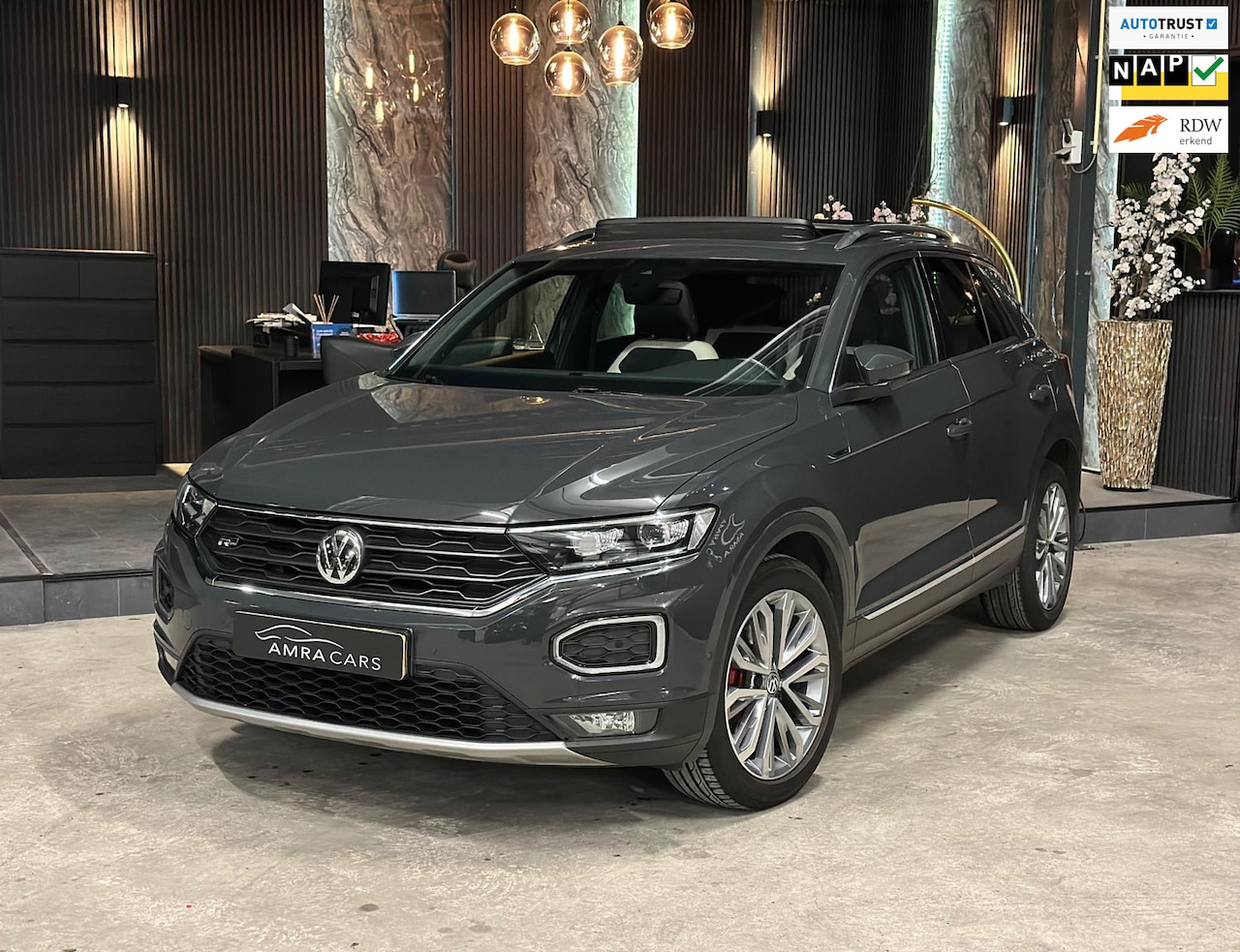 Volkswagen T-Roc - 1.5 TSI R-Line|PANO|BOMVOL - AutoWereld.nl