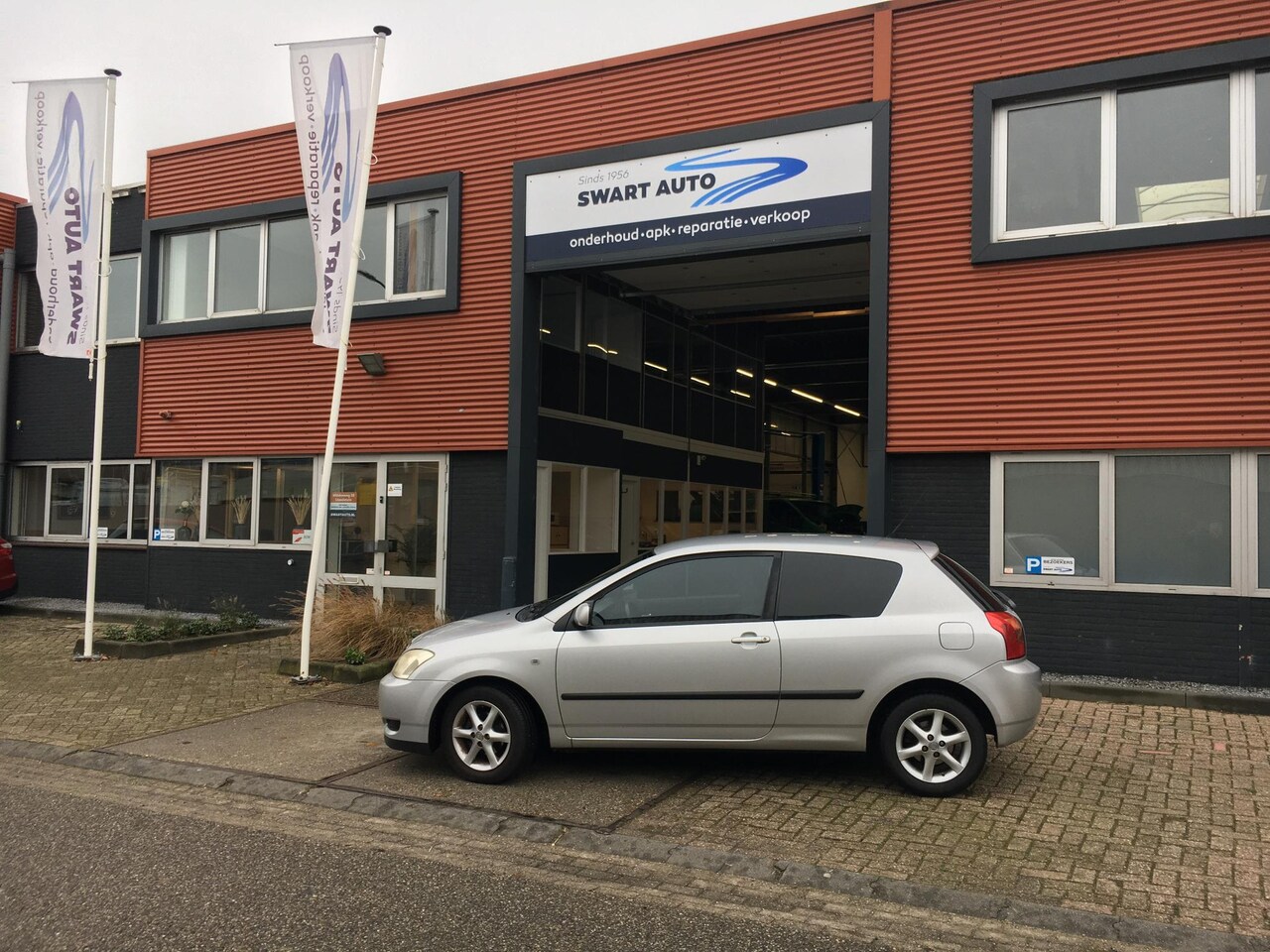 Toyota Corolla - 1.4 VVT-i Linea Luna Airco |  Centrale vergrendeling | Elektrisch bediende ramen voor | Li - AutoWereld.nl