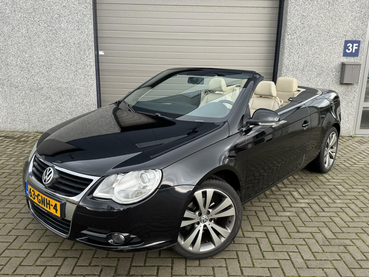 Volkswagen Eos - 2.0-16v FSI Leder/Stoelverw/Navi/Pano/Cruise/Youngtimer - AutoWereld.nl