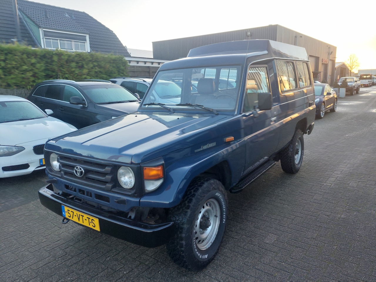 Toyota Land Cruiser 70 - LandCruiser 4.2 Window Van HR HTL - AutoWereld.nl