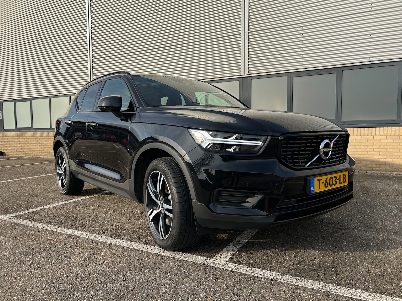 Volvo XC40 - 1.5 T5 Twin Engine R-Design - AutoWereld.nl