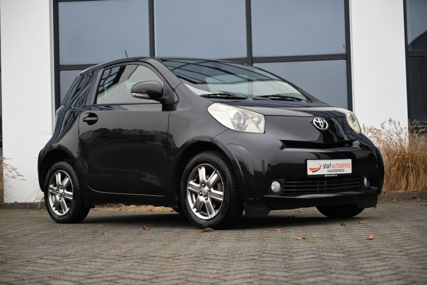 Toyota iQ - 1.0 VVTi Aspiration Clima  15 LMV Keyless start - AutoWereld.nl