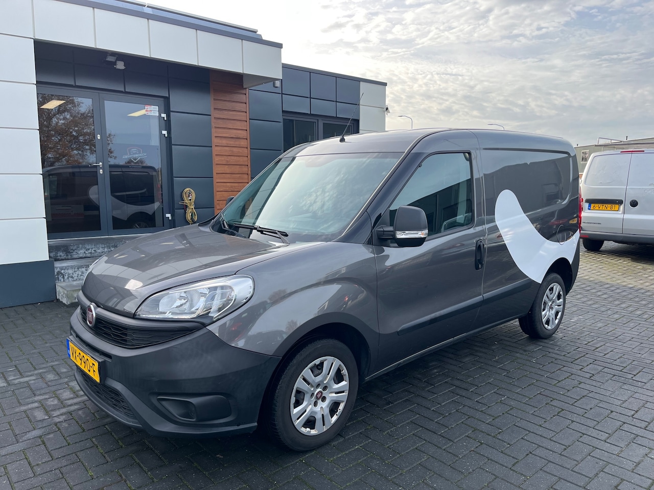 Fiat Doblò Cargo - 1.3 JTD 2016 Grijs Metallic Airco apk 7-2025 - AutoWereld.nl