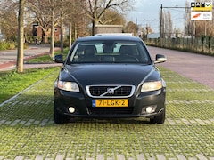 Volvo V50 - 1.6D S/S Sport / 2010 / Dealeronderhouden / Navigatie / Trekhaak