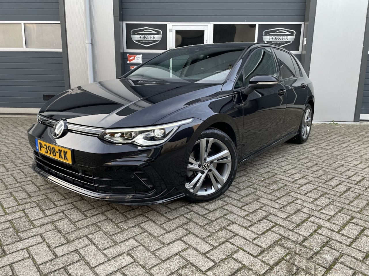 Volkswagen Golf - 1.5 eTSI R-Line Carplay Trekhaak Cruise Sfeer Led Automaat PDC - AutoWereld.nl