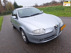 Alfa Romeo 147 - 1.6 T.Spark Edizione Esclusiva Distr. vv