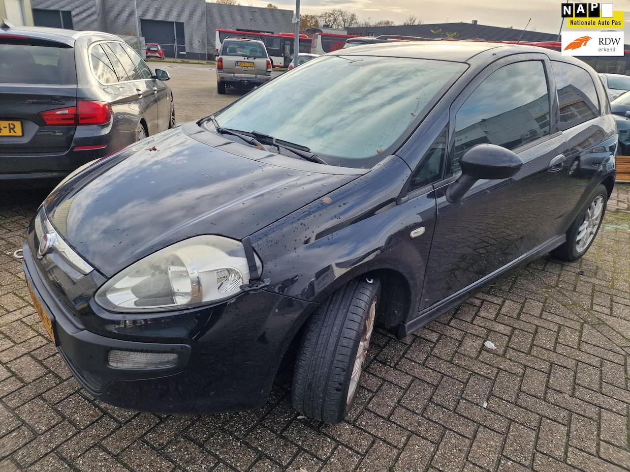 Fiat Punto Evo - 1.3 M-Jet Dynamic 1.3 M-Jet Dynamic, MOTOR DEFECT, Inruil mogelijk. - AutoWereld.nl