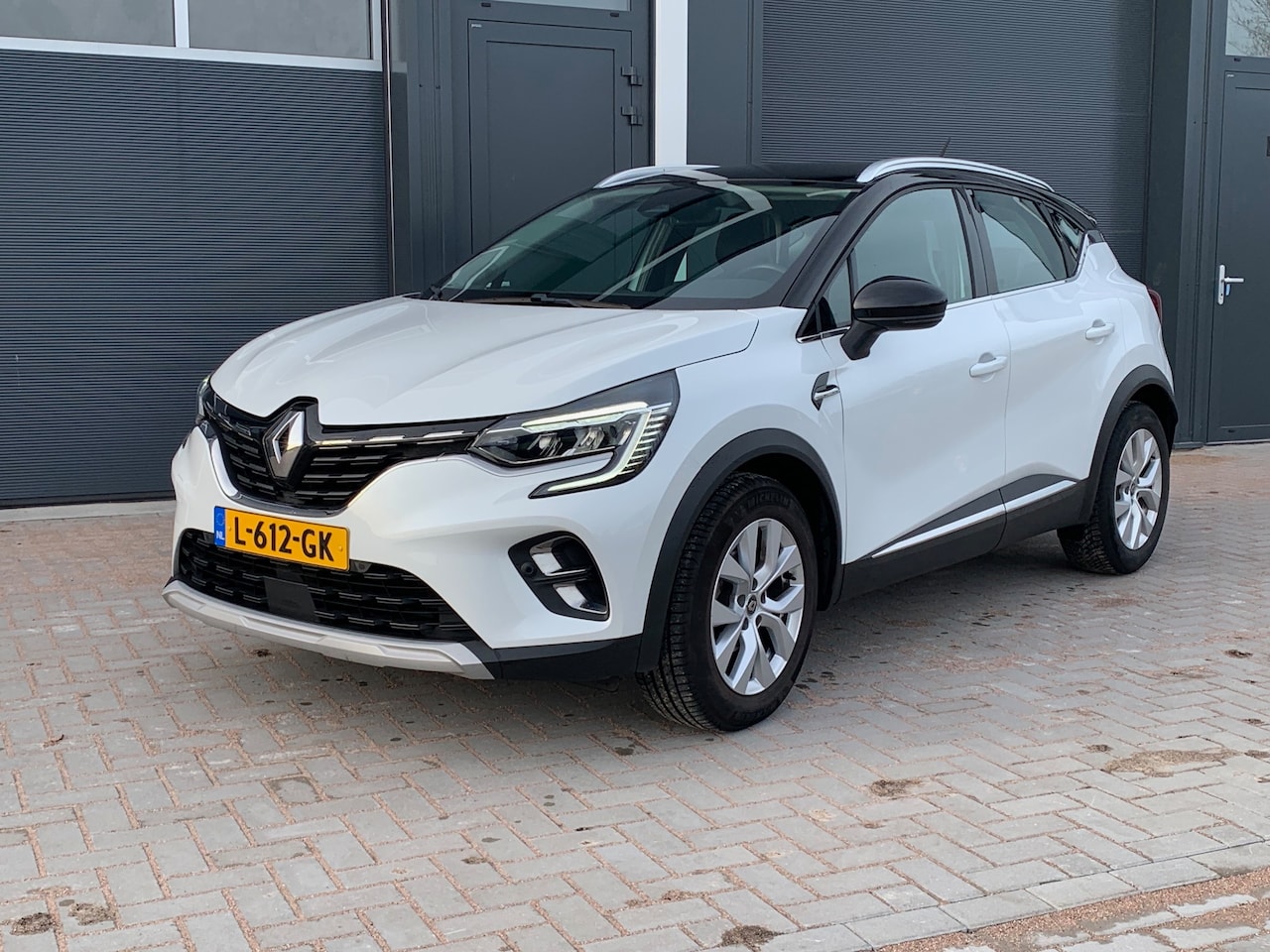 Renault Captur - 1.3 TCe Intens Camera - Trekhaak - Stoelverwarming - Lage KM.stand - AutoWereld.nl