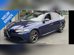 Alfa Romeo Giulia - 2.0 T AWD Veloce 45.000 KM Panorama dak 19 inch Blu Montecarlo