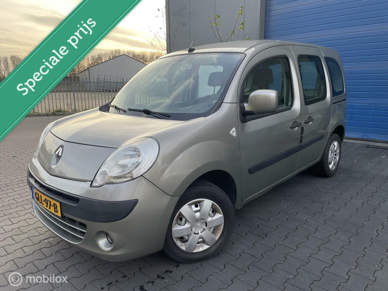 Renault Kangoo Family - / 1.6 / Automaat / Lage KM / Zeer netjes / - AutoWereld.nl