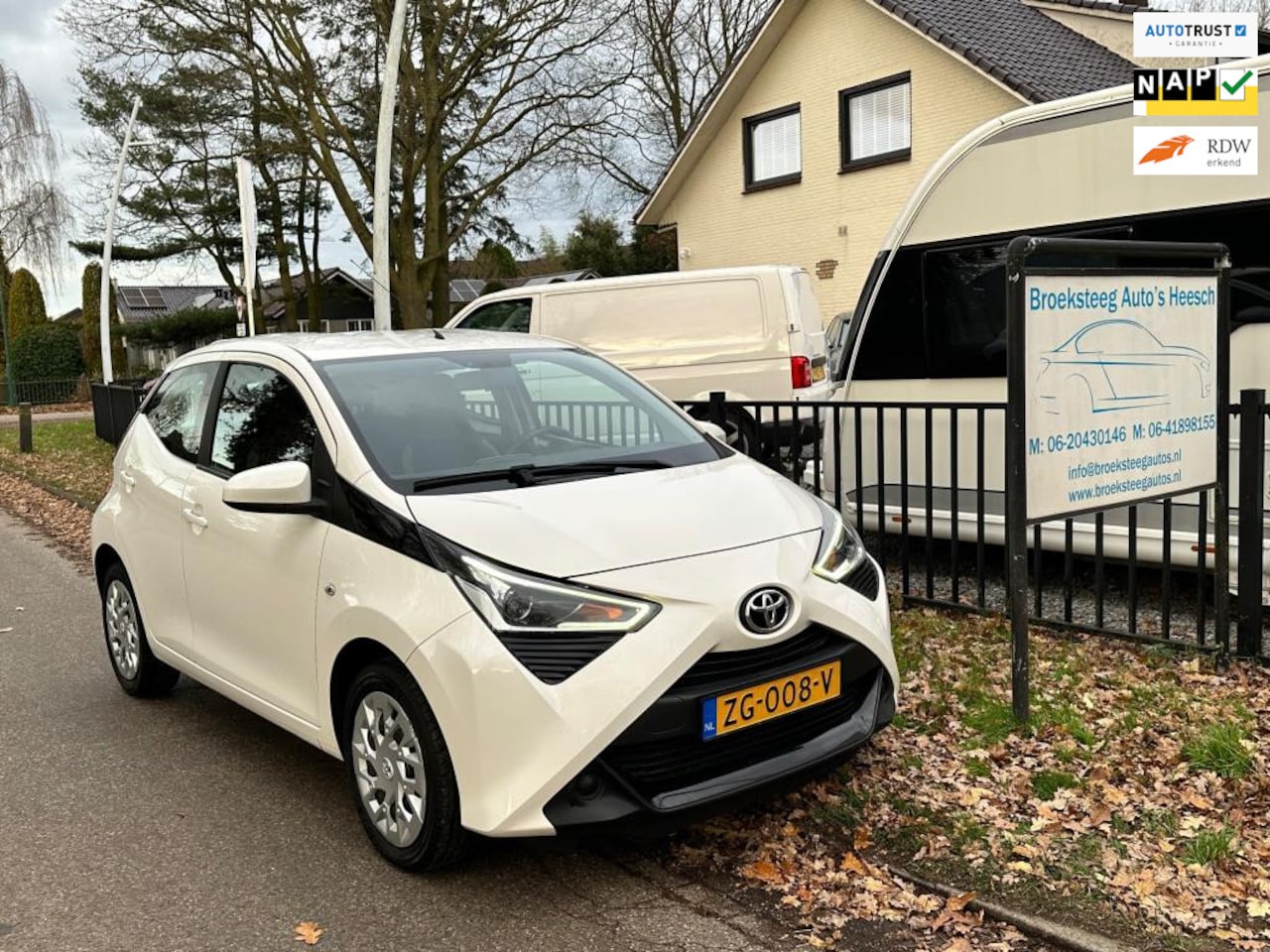 Toyota Aygo - 1.0 VVT-i x-play Led/Camera/Cruise/Lederstuurwiel - AutoWereld.nl