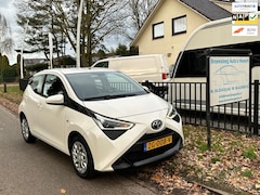 Toyota Aygo - 1.0 VVT-i x-play Led/Camera/Cruise/Lederstuurwiel