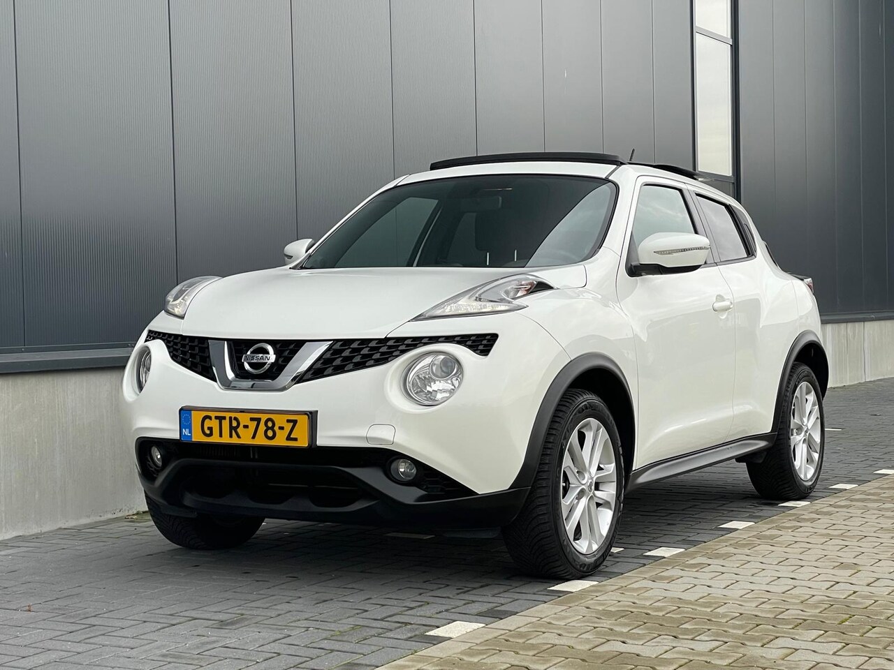 Nissan Juke - 1.2 DIG-T S/S N-Connecta PANORAMADAK NAVIGATIE CAMERA 74dkm! - AutoWereld.nl