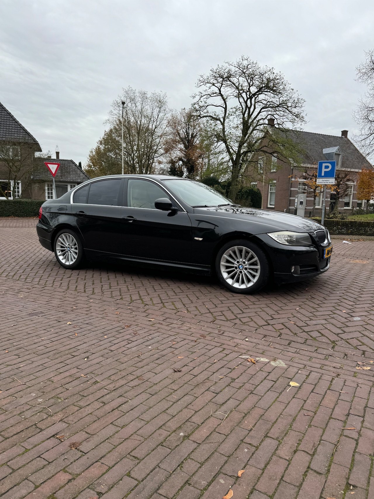 BMW 3-serie - 318i Business Line - AutoWereld.nl