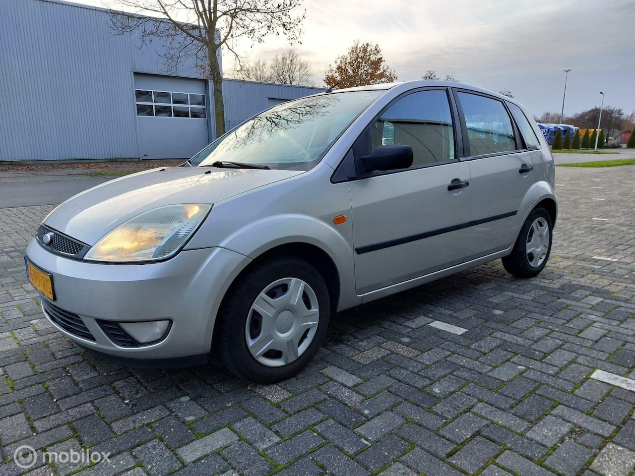 Ford Fiesta - 1.4-16V 5-deurs airco, cv, elektrische ramen - AutoWereld.nl