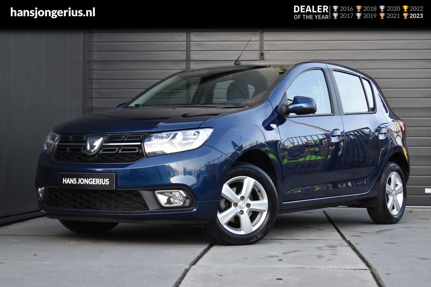 Dacia Sandero - TCe 90 Laureate | AUTOMAAT | TREKHAAK | AIRCO | CRUISE CONTROL | ALL-SEASONBANDEN | PDC | - AutoWereld.nl