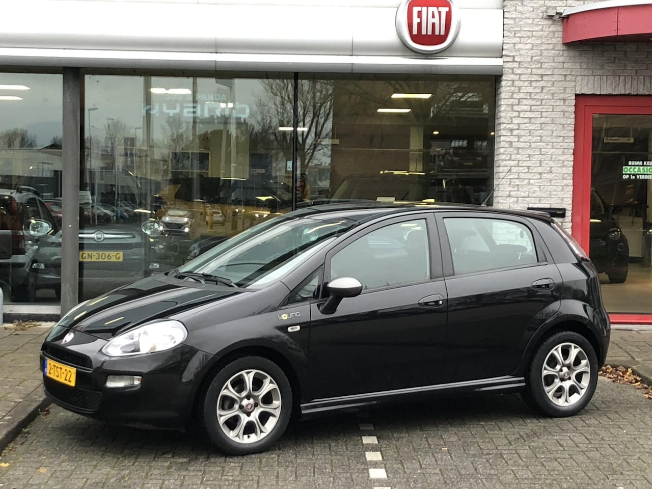 Fiat Punto - TwinAir Turbo 100 Young 5-drs AIRCO|PDC|16"|AUX|USB - AutoWereld.nl