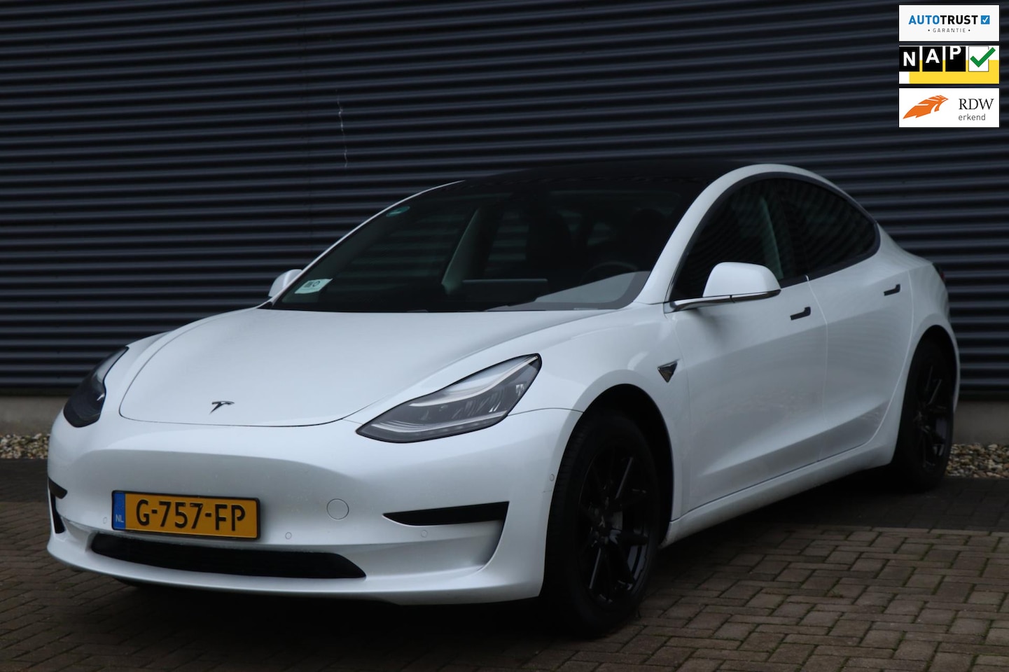 Tesla Model 3 - Standard RWD Plus 60 kWh | Autopilot | INC.BTW | PANO - AutoWereld.nl