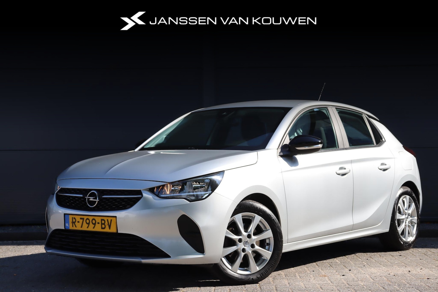 Opel Corsa - 1.2T 100PK Edition / Licht-Regensensor / Apple CarPlay / Parkeersensoren / - AutoWereld.nl