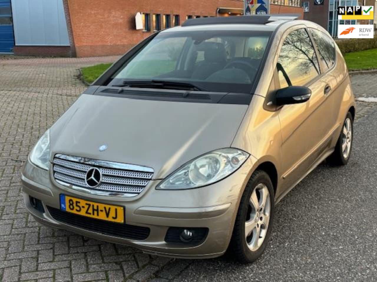 Mercedes-Benz A-klasse - 180 CDI Avantgarde 3-Drs Aut. Airco Audio/CD Electric pakket LMV 16" Lamellen dak Dealeron - AutoWereld.nl