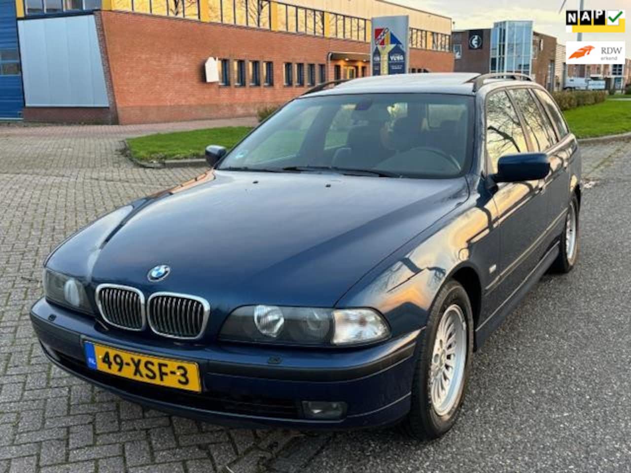 BMW 5-serie Touring - 523i Executive Automaat ECC Audio/CD Electric pakket LMV 16" Leder PDC Schuif/Kanteldak De - AutoWereld.nl