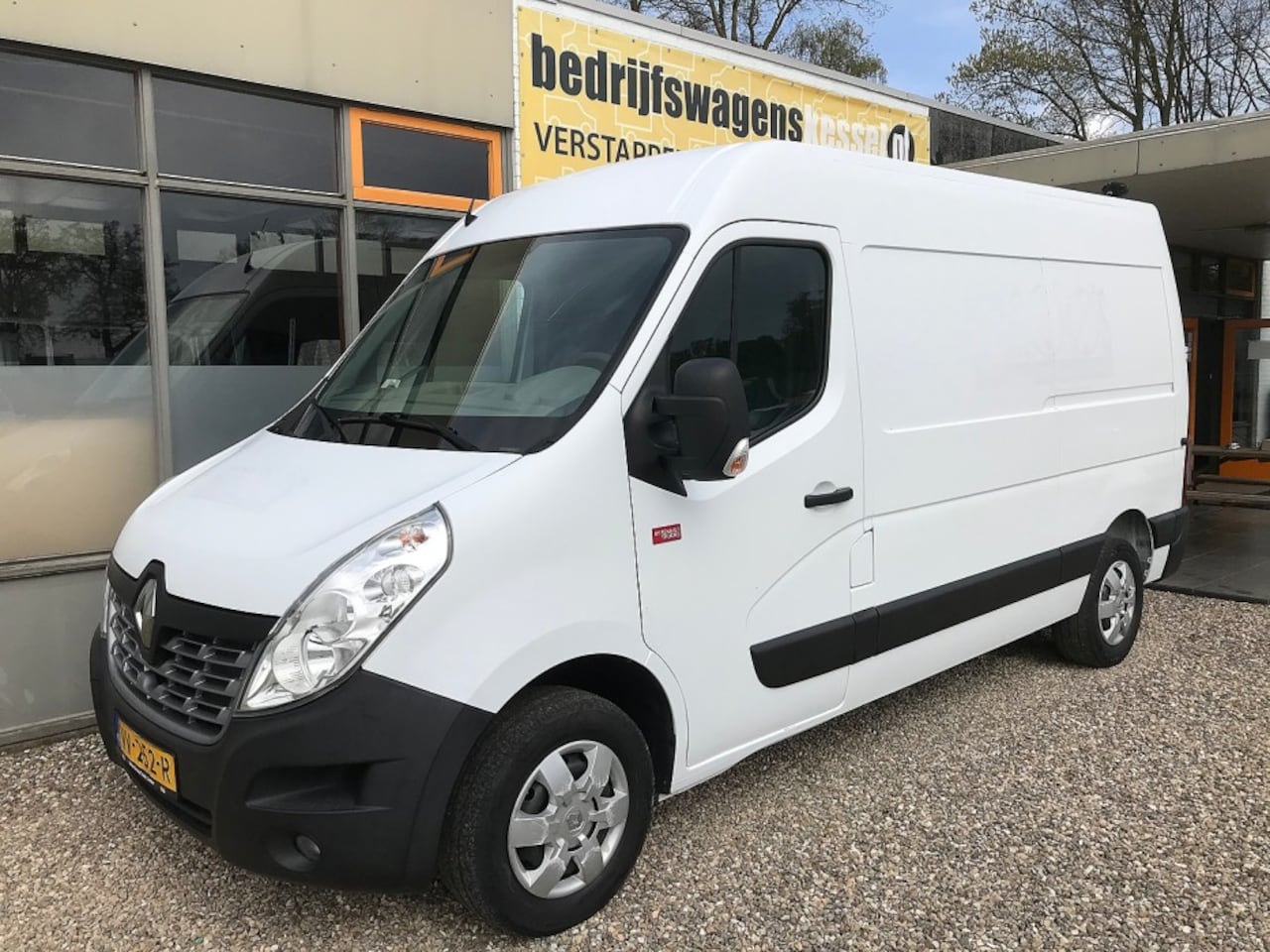 Renault Master - T35 2.3 dCi 165 Euro 5 L2H2 Airco Navi Cruise - AutoWereld.nl