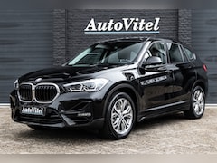 BMW X1 - xDrive25e Sport Line | Trekhaak | LED | Sportstoelen | PDC | Stoelverwarming