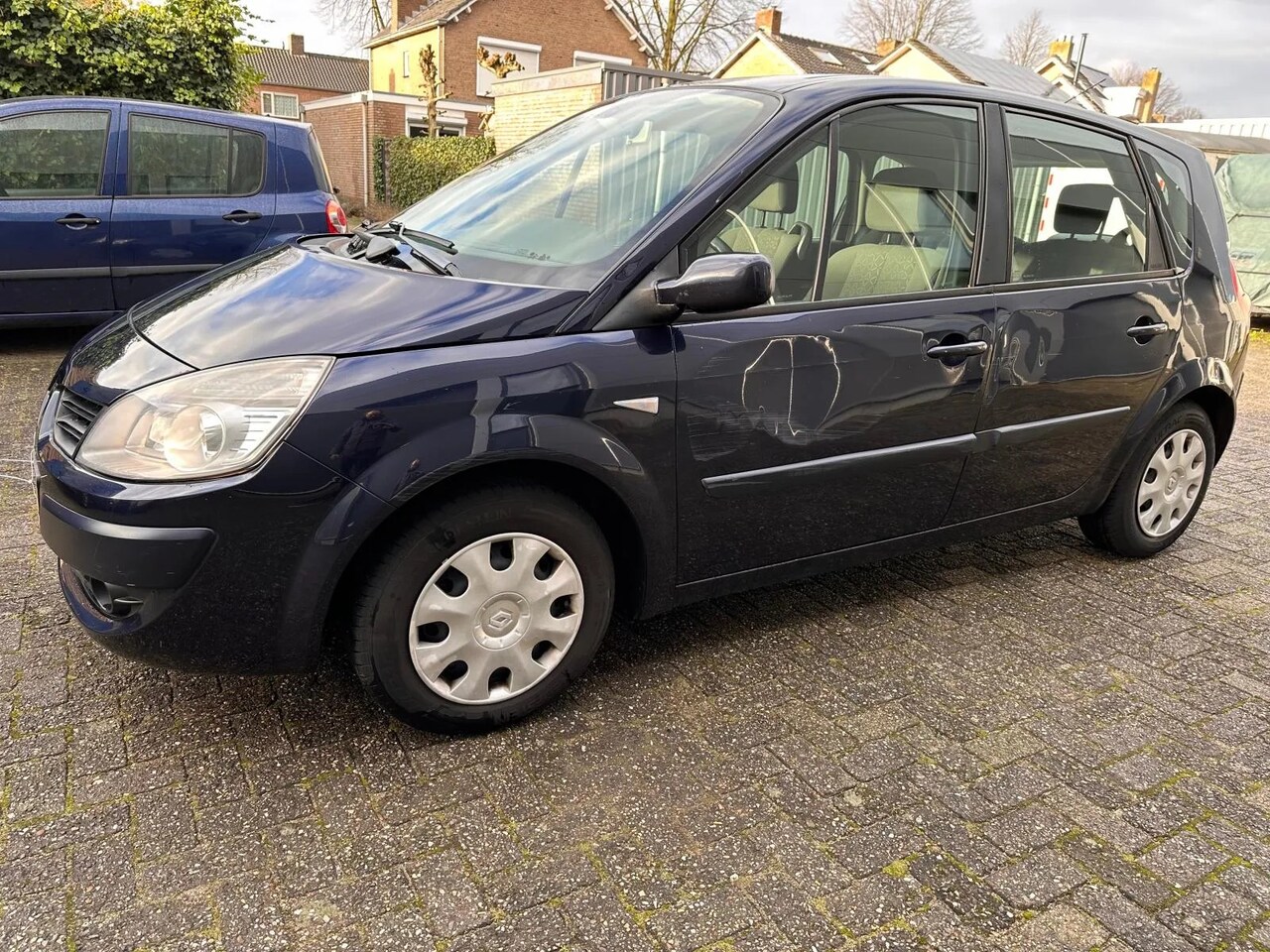 Renault Mégane Scénic - 1,5 DCI 2008 euro 4 airco cruise - AutoWereld.nl