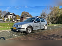 Volkswagen Golf - 1.4-16V Trendline