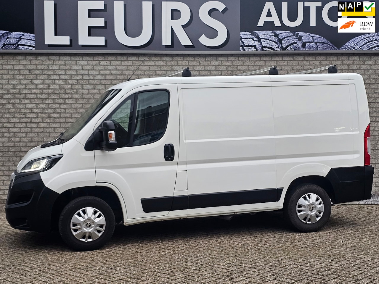 Peugeot Boxer - 330 2.0 BlueHDI L1H1 Premium Pack Trekhaak/Camera - AutoWereld.nl