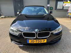 BMW 3-serie - 330e Essential