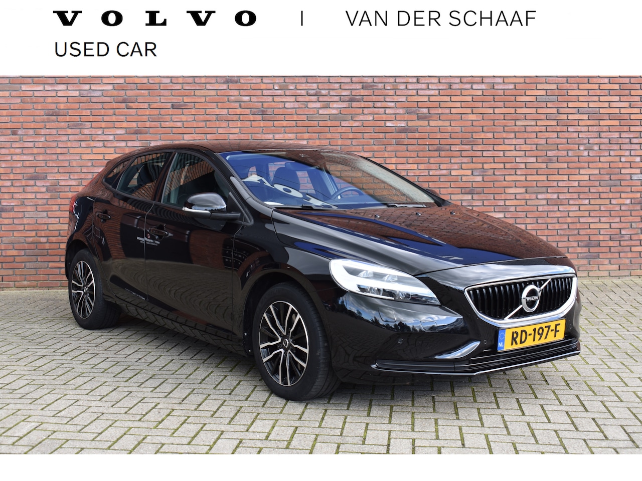 Volvo V40 - T2 122PK Nordic+ | Achteruitrijcamera | Trekhaak | Standkachel | Volvo on Call | Stoelverw - AutoWereld.nl