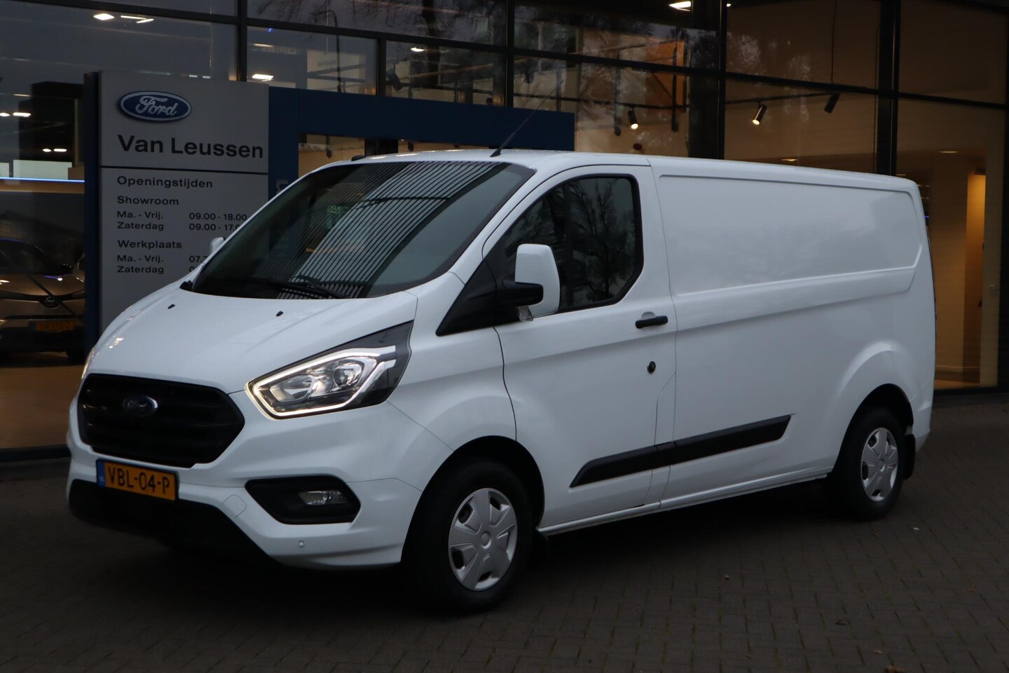 Ford Transit Custom - 300 2.0 TDCI L2H1 TREND AIRCO - AutoWereld.nl