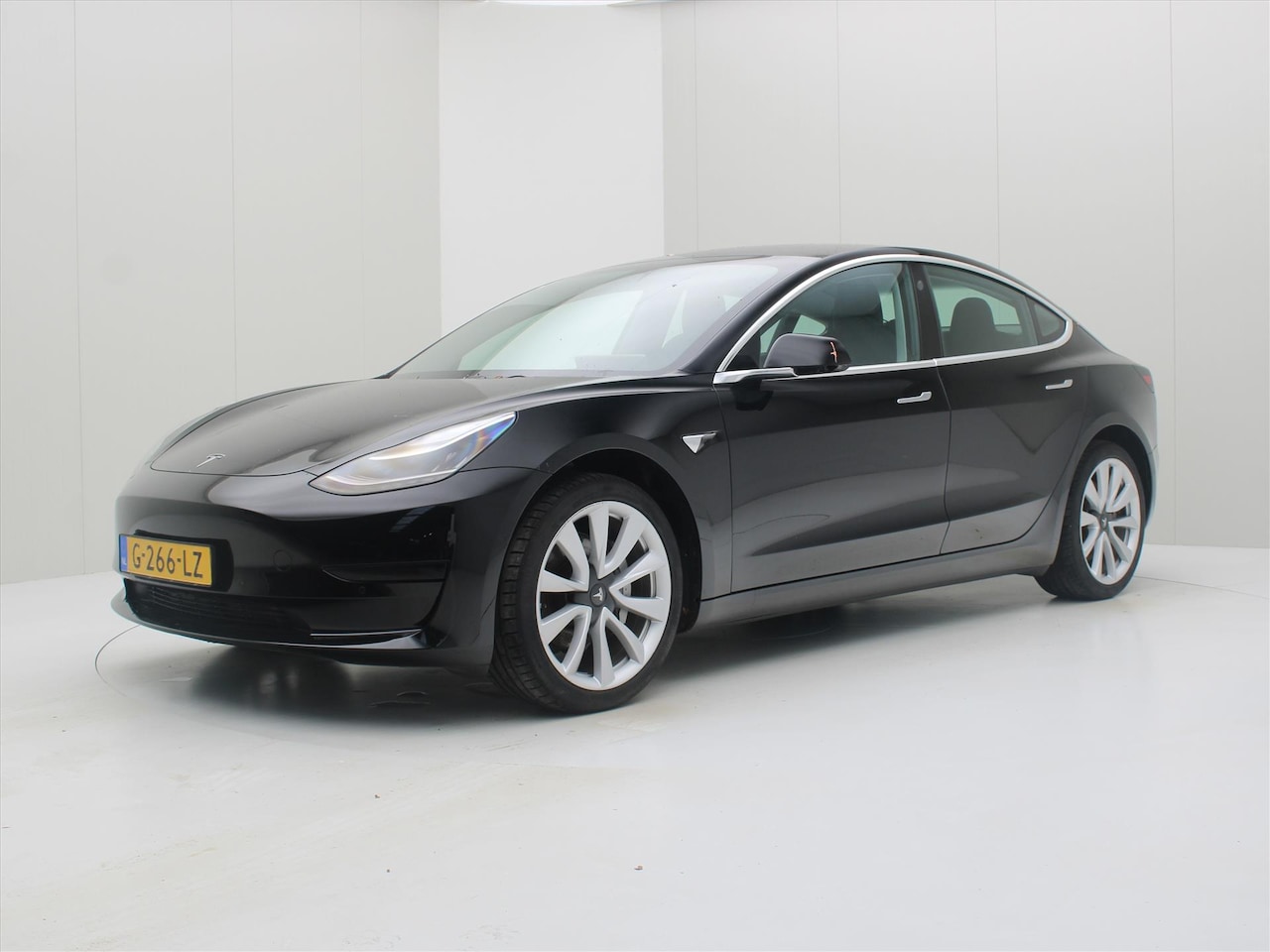 Tesla Model 3 - Standard RWD Plus [ AUTOPILOT+19 LMV+PREMIUM AUDIO ] - AutoWereld.nl