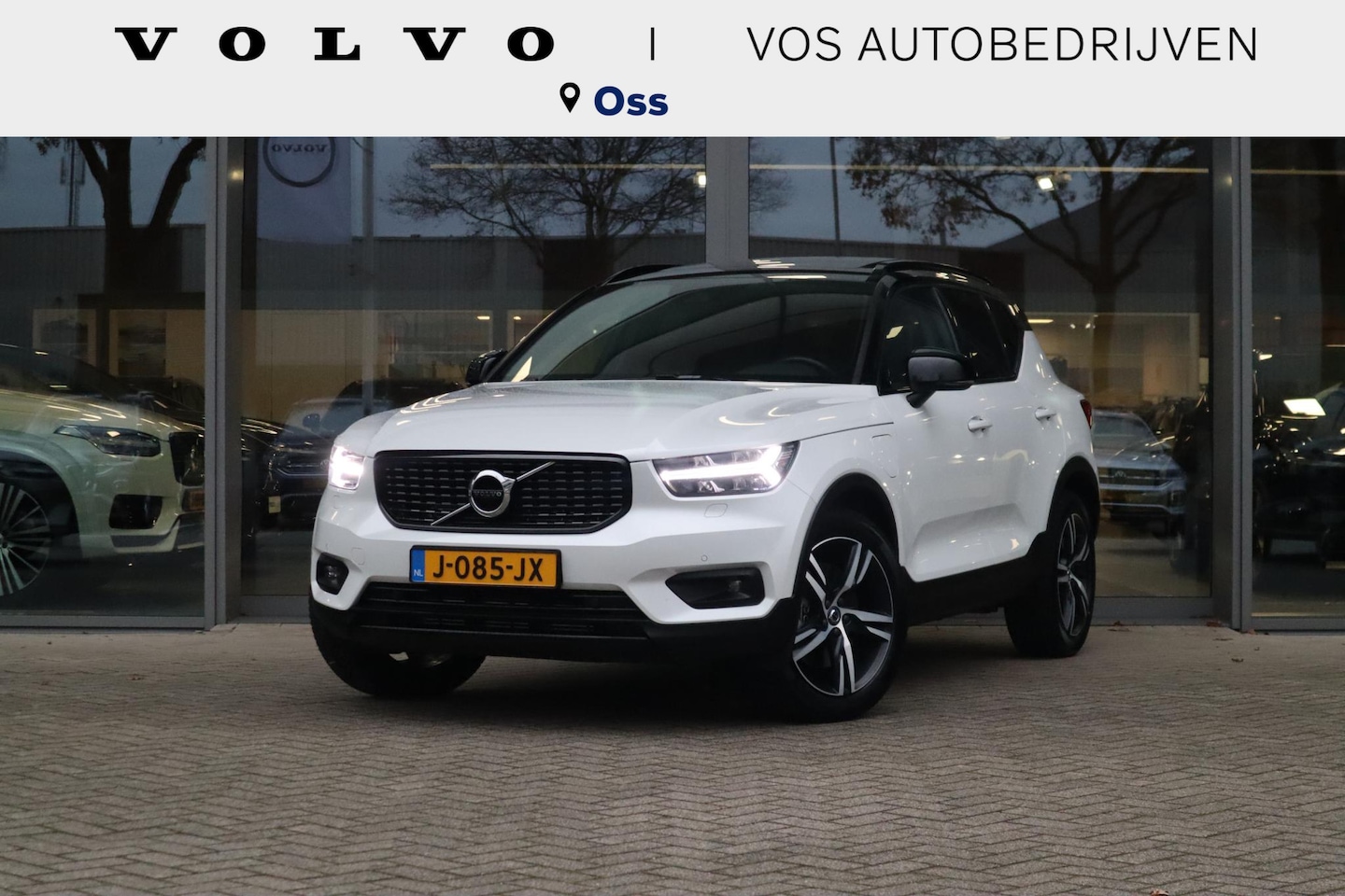 Volvo XC40 - 1.5 T5 Recharge R-Design | Schuifdak | Trekhaak - AutoWereld.nl