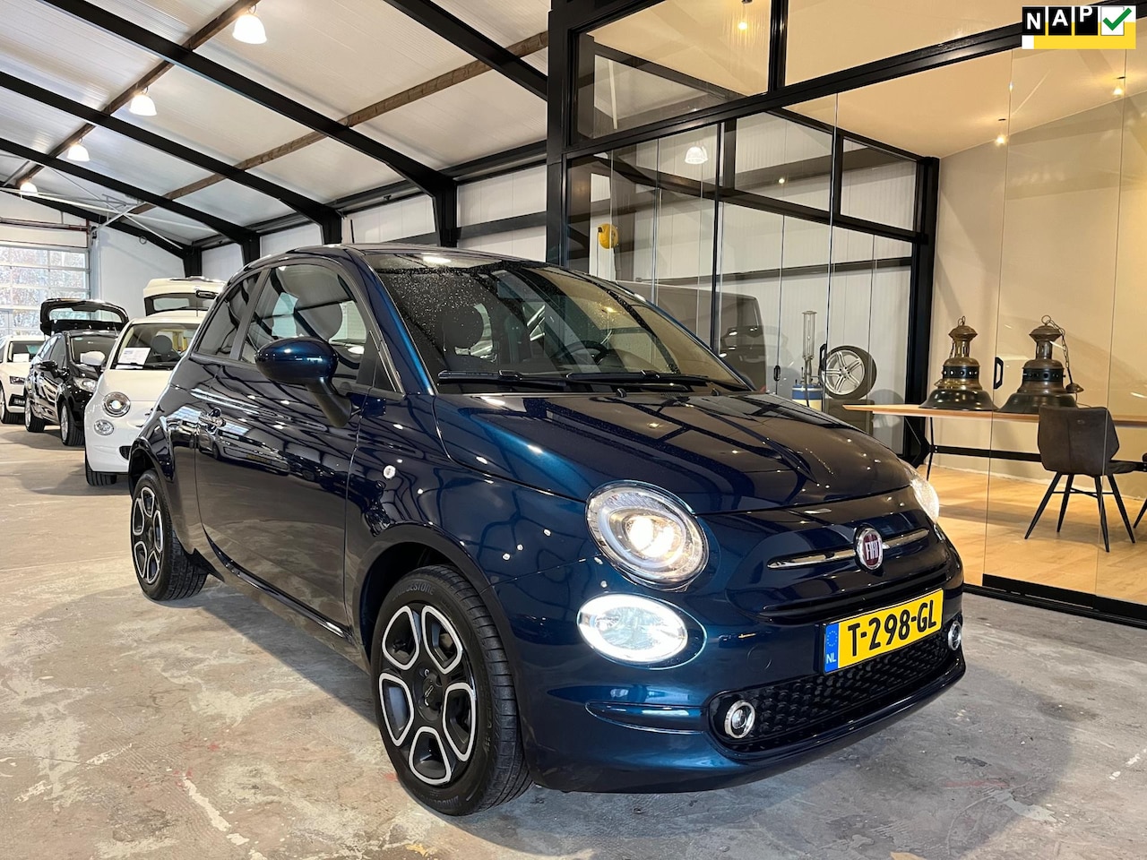 Fiat 500 - 1.0 Hybrid Club NL.Auto/Groot Scherm/Cruise/Climatronic/16Inch/Parkeersensoren/1Ste Eigena - AutoWereld.nl