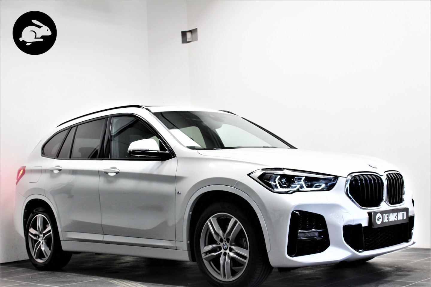 BMW X1 - sDrive 18i M Sport/Pano dak/Trekhaak/Camera - AutoWereld.nl