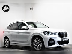 BMW X1 - sDrive 18i M Sport/Pano dak/Trekhaak/Camera