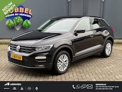 Volkswagen T-Roc - 1.5 TSI Sport /Trehkaak (1500 kg trekgewicht) / Stoelverwarming / Navigatie / Cruise Contr